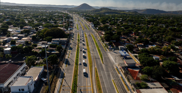 <i>El proyecto consiste en la construcción de una pista de 4,4 kilómetros de longitud que conectará la autopista Masaya en el kilómetro 10,5 con la intersección de la comunidad Las Jaguitas. Foto de cortesía</i>