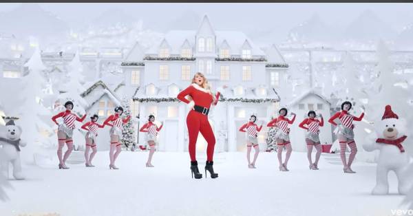 <i>Si en los buscadores se coloca 'Reina de la Navidad', los resultados muestran directamente a Mariah Carey. FOTO CAPTURA DE PANTALLA DE VIDEO.</i>