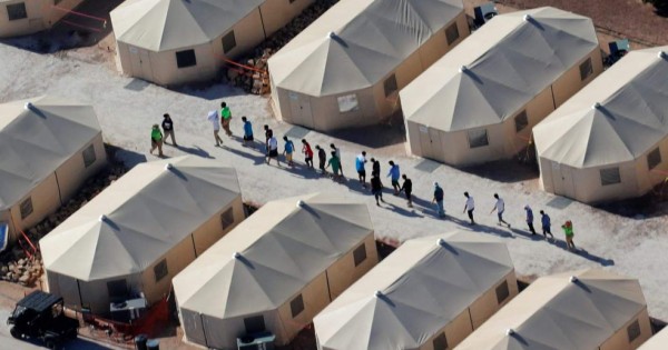 No a los 'campos de concentración' de inmigrantes, claman en frontera EEUU-México﻿