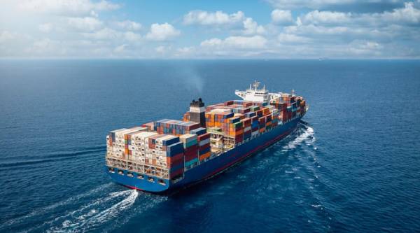 OMI indica que será necesario mejorar las infraestructuras portuarias y las operaciones de toma de combustible para suministrar energía limpia de forma segura a los buques cuando hagan escala en puertos de todo el mundo. Foto de iStock