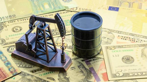 <i>El aumento de los precios del petróleo ha favorecido al dólar como activo refugio, mientras que ha presionado a las economías más dependientes de las importaciones de crudo. Foto de iStock</i>