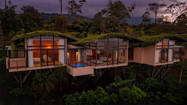 <i>Origins Astral redefine el turismo regenerativo en Costa Rica, convirtiendo la observación del horizonte y la convivencia familiar en una experiencia de lujo trascendental. Foto de cortesía</i>