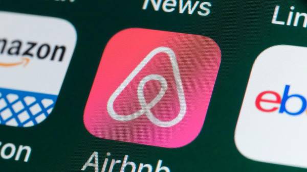 <i>La empresa de alquileres turísticos Airbnb anunció nuevas funciones de inteligencia artificial. Foto de iStock</i>