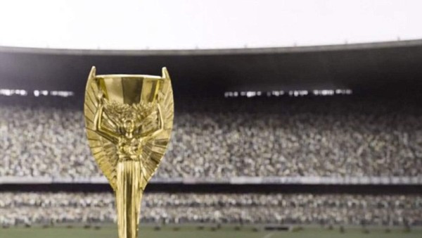 Película pro FIFA: ¿peor momento o marketing genial?