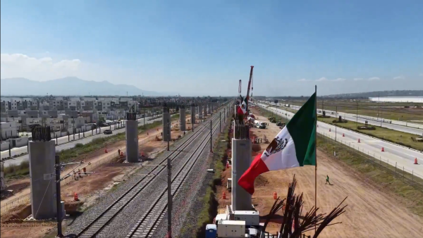 <i>Para enero de 2026, se prevé la inauguración de las estaciones correspondientes a la Ciudad de México: Santa Fe, Vasco de Quiroga y Observatorio. Foto de cortesía</i>