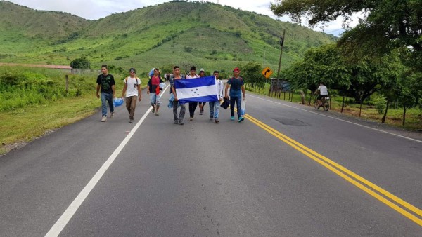 Trump advierte a El Salvador y a Guatemala sobre caravana de migrantes