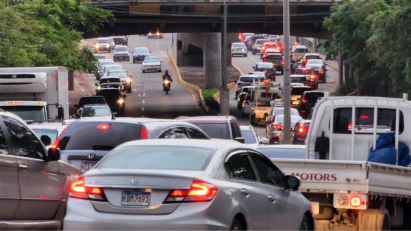 <i>En cuanto a la distribución territorial; Francisco Morazán y Cortés concentran el 44,7 % del parque vehicular de Honduras. Foto de cortesía</i>