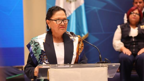 Fiscal de Guatemala descarta renunciar y arremete contra Bernardo Arévalo