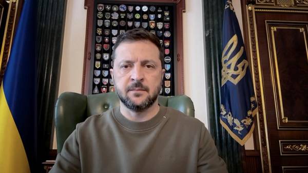 El presidente ucraniano, Volodímir Zelenski, en una foto de su página web oficial, este sábado. Zelenski reaccionó este sábado a la noticia de que los líderes de EE. UU. y Rusia, Donald Trump y Vladímir Putin, se reunirán el próximo viernes en Alaska y afirmó que las decisiones que se toman sin Ucrania son contrarias a la paz y nacen muertas. EFE/ Presidencia de Ucrania / ***SOLO USO EDITORIAL/SOLO DISPONIBLE PARA ILUSTRAR LA NOTICIA QUE ACOMPAÑA (CRÉDITO OBLIGATORIO)***