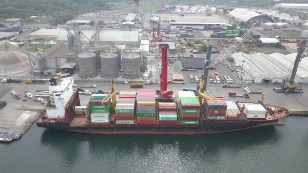 <i>Uno de los proyectos emblemáticos será la ampliación y modernización de Puerto Quetzal, para la cual se prevé una inversión deUS$623.4 millones. Foto de archivo</i>