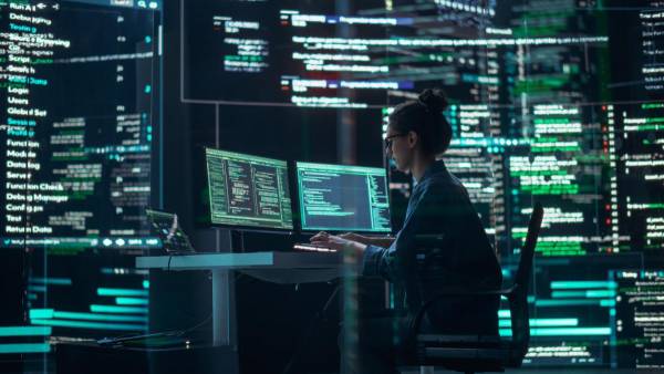 Expertos de Cisco sostienen que, para capitalizar el potencial de la inteligencia artificial, las empresas deben avanzar en estrategia, infraestructura, datos, gobernanza, cultura y talento. Foto de cortesía