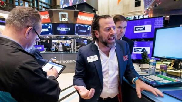 Wall Street termina en rojo en medio de preocupaciones por bancos regionales