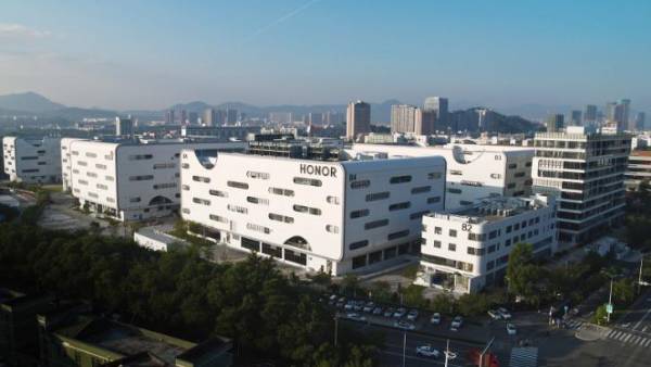 <i>HONOR es el fabricante de smartphones con mayor crecimiento en mercados internacionales durante 2025, con una expansión del 55 % en envíos. Foto de cortesía</i>