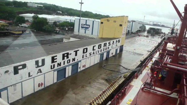 El Salvador: Gobierno defiende esquema de incentivos en zonas económicas especiales