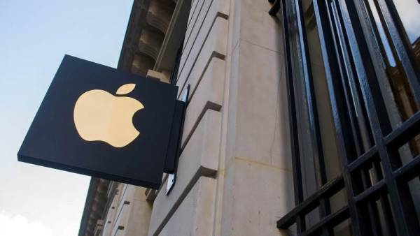Tim Cook afirma que Apple no contempla despidos masivos