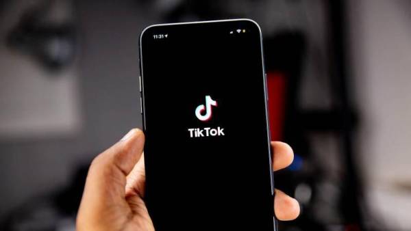 Cómo TikTok está afectando el cerebro de adultos y niños