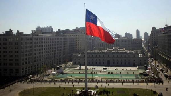 Economía de Chile en abril sorprende y se contrae nuevamente -1,1 %