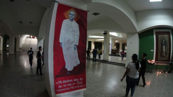 El Salvador: Reabren proceso por asesinato de monseñor Romero