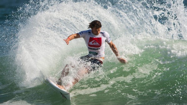 Quicksilver compró a su competidor Billabong por US$300 millones