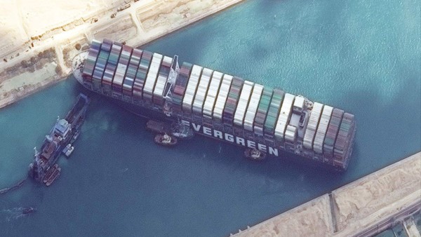 Egipto exige una compensación de US$900 millones por barco Ever Given