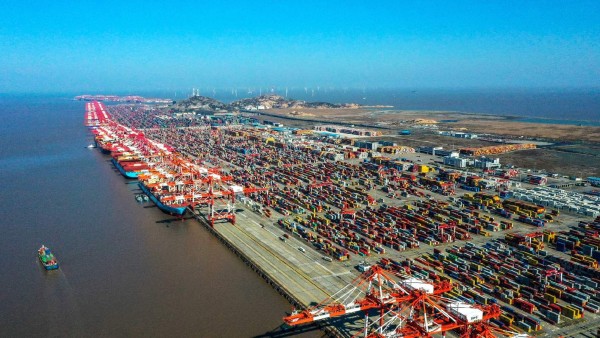 Compras de pánico de las empresas agotan la economía mundial