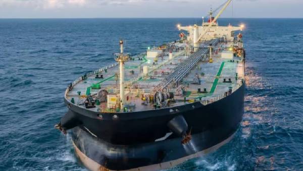 <i>Las primas de riesgo de guerra para buques que cruzan el Golfo Pérsico y el estrecho de Ormuz podrían aumentar hasta un 50 %. (Foto: Archivo)</i>