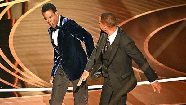 Will Smith pide disculpas a Chris Rock por la bofetada que le dio en los Óscar