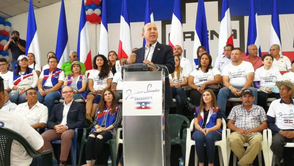 Javier Simán, el industrial que busca convertirse en la carta ganadora de la derecha salvadoreña