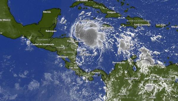 Honduras eleva alertas en Roatán por tormenta tropical Lisa