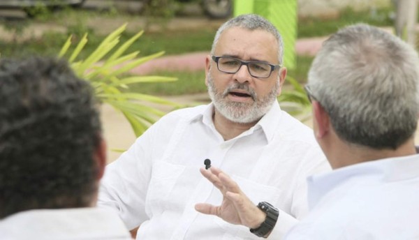 El Salvador: Funes admite FMLN le recomendó asilarse en Nicaragua