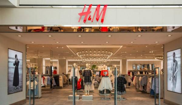 <i>Quien visite una de las tiendas de H&amp;M en Centroamérica podrá encontrar ropa para dama, caballeros, adolescentes, niños y de bebé, y accesorios para complementar su outfit. FOTO CORTESÍA.</i>