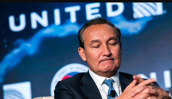 La estrepitosa caída del CEO de United: de 'comunicador del año' al ejecutivo más criticado