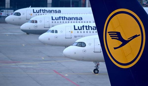 Aerolínea Lufthansa y sindicato de empleados anuncian acuerdo salarial