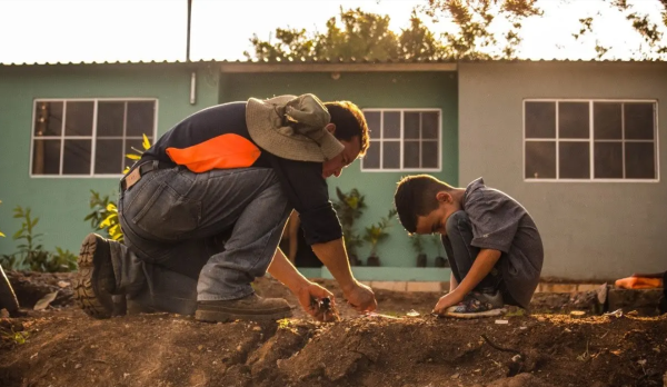 La Fundación Fuller, junto con su contraparte local Gente Ayudando Gente, tiene como meta entregar un total de 60 viviendas para el año 2026. Foto de cortesía
