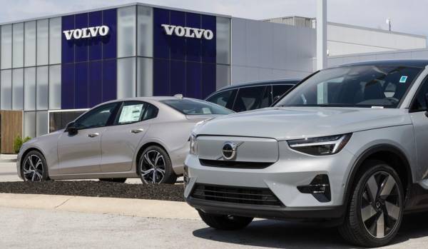<i>Volvo Cars vendió 460.000 vehículos, la mitad de ellos eléctricos, entre enero y septiembre, un 10 % menos. Foto de iStock</i>