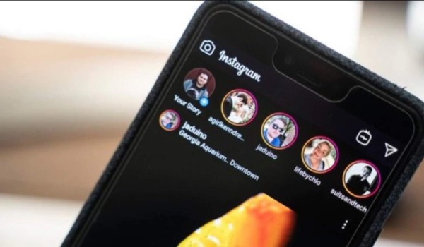 Instagram introduce el modo oscuro