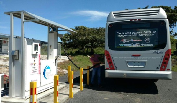 Costa Rica pone en marcha su primer bus alimentado por hidrógeno