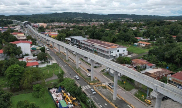 <i>El proyecto transformará la movilidad urbana en la región metropolitana, reduciendo los tiempos de viaje de 90 a 38 minutos y generando ahorros en costos de transporte para los usuarios. Foto de cortesía</i>