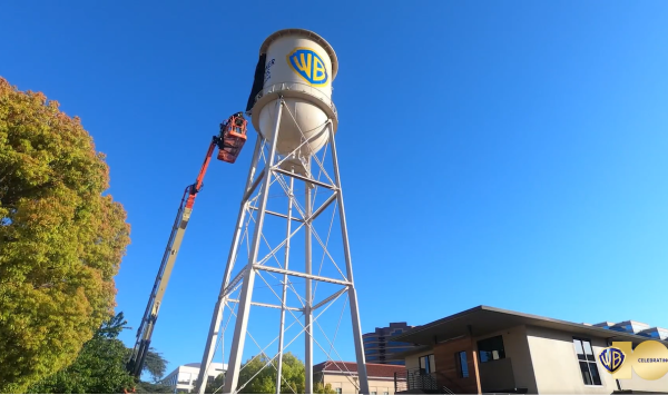 <i>El conglomerado de medios Paramount Skydance aceptó congelar la transacción de fusión con Warner Bros. Discovery hasta junio del año que viene. Foto de cortesía</i>