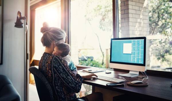<i>La llamada “penalización por maternidad” continúa siendo un desafío para Costa Rica. Foto de iStock</i>