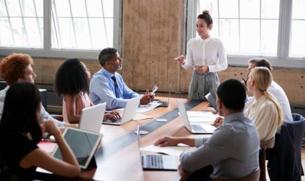 Cada vez más miembros de la Generación Z se están convirtiendo en jefes y están priorizando la flexibilidad y el bienestar. Foto de iStock