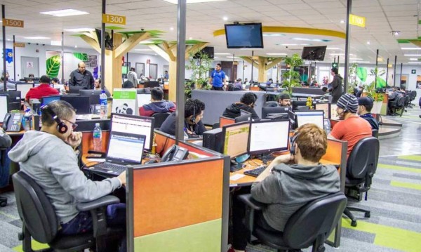 El Salvador atento a la propuesta de EEUU de repatriar call centers