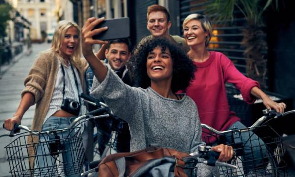 <i>Ya existen herramientas de acceso remoto, como el spyware, que pueden permitir a los ciberdelincuentes espiar los teléfonos. Foto de iStock</i>