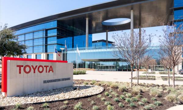 La producción en Estados Unidos se desplomó un 13 %, afectada por una interrupción de cuatro meses de la producción de los modelos SUV Grand Highlander y Lexus TX. Foto de iStock
