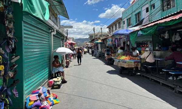 Encuesta: Siete de cada diez salvadoreños perciben situación económica entre regular y mala