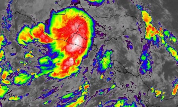 Tormenta Amanda deja muerte y destrucción en El Salvador y Guatemala