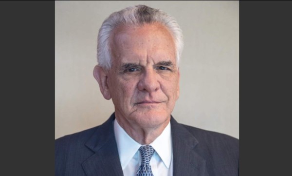 Stanley Motta gana premio Empresarial 'Enrique Iglesias'