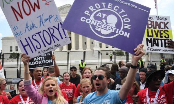 Corte Suprema de EEUU anula el derecho constitucional al aborto