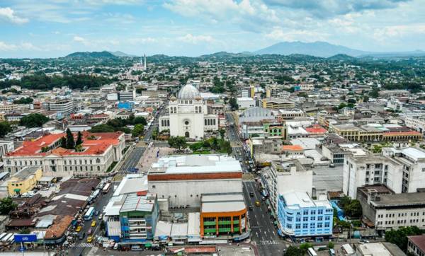 Moody’s eleva la calificación de El Salvador a B3 con perspectiva estable