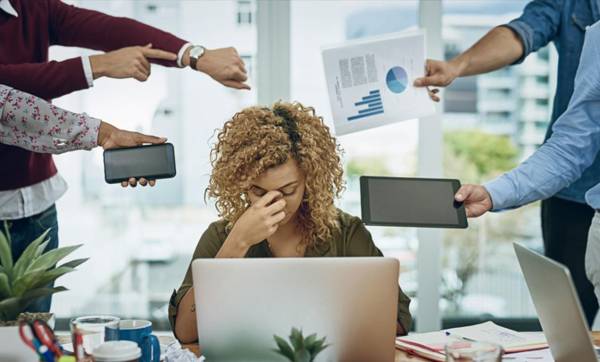 Tres consejos para combatir el estrés laboral, según las personas con alta inteligencia emocional